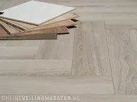 Visgraat laminaat vloer - 61,88m2 floer, vergrijsd eiken - afbeelding 5 van  7