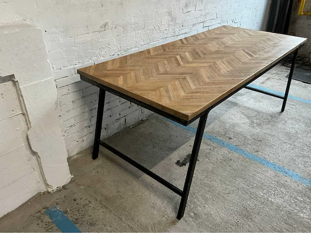 Visgraatmotief, massief hout met vigneerlaag eetkamertafel - afbeelding 1 van  8