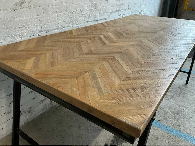 Visgraatmotief, massief hout met vigneerlaag eetkamertafel - afbeelding 3 van  8