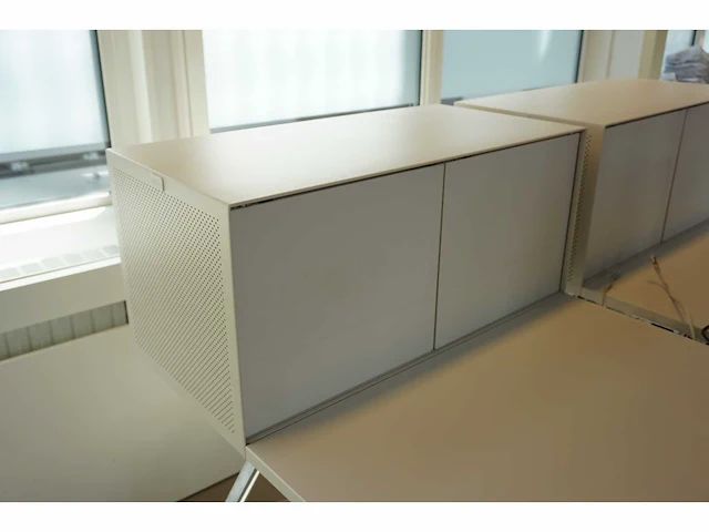 Vitra - dubbelzijdig bureau (2x) - afbeelding 3 van  7