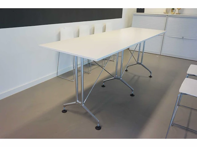 Vitra - hoge vergadertafel - afbeelding 1 van  3