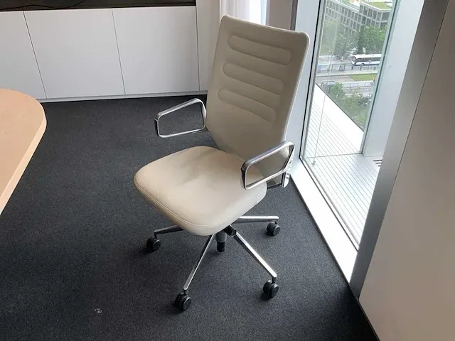 Vitra antonio citerio ac4 vergaderstoel - afbeelding 1 van  5
