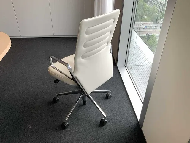 Vitra antonio citerio ac4 vergaderstoel - afbeelding 2 van  5