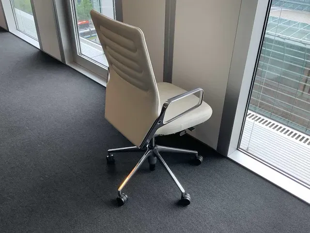Vitra antonio citerio ac4 vergaderstoel - afbeelding 3 van  5