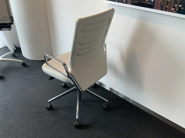 Vitra antonio citerio ac4 vergaderstoel - afbeelding 3 van  5