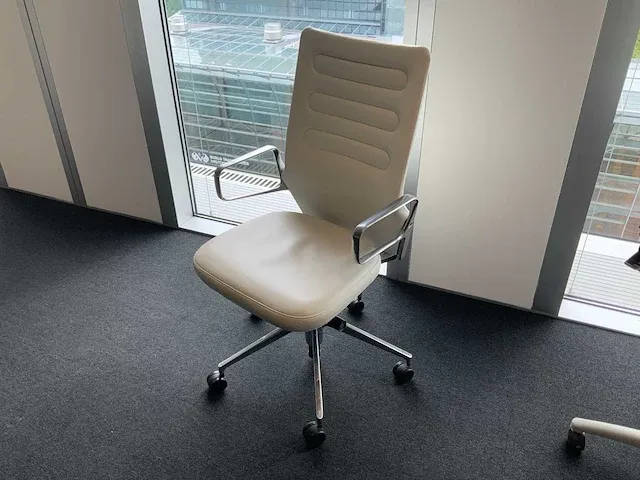 Vitra antonio citerio ac4 vergaderstoel - afbeelding 1 van  5