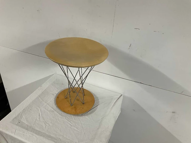 Vitra design rocking stool - afbeelding 2 van  4