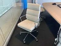 Vitra ea219 soft pad bureaustoel - afbeelding 1 van  5