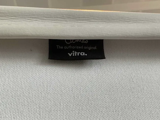 Vitra ea219 soft pad bureaustoel - afbeelding 5 van  5