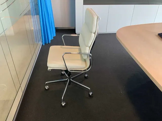 Vitra ea219 soft pad bureaustoel - afbeelding 2 van  5