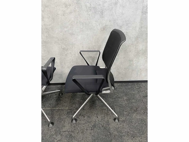 Vitra meda - 4 persoons design set 120x120 - afbeelding 2 van  24