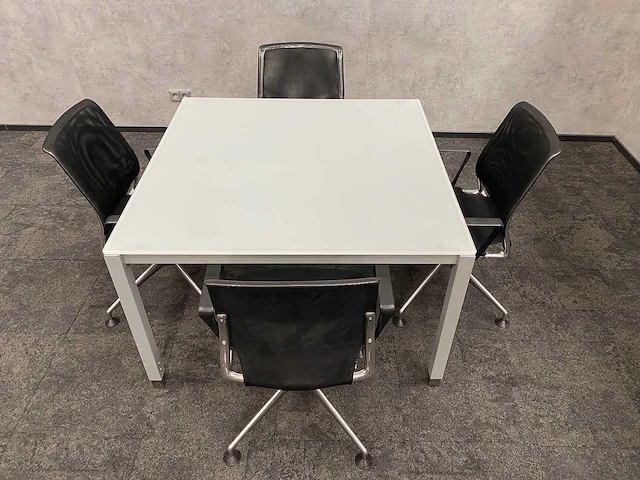 Vitra meda - 4 persoons design set 120x120 - afbeelding 5 van  24