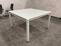 Vitra meda - 4 persoons design set 120x120 - afbeelding 14 van  24