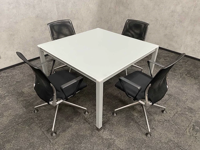 Vitra meda - 4 persoons design set 120x120 - afbeelding 19 van  24