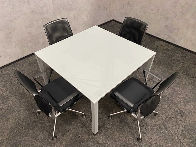 Vitra meda - 4 persoons design set 120x120 - afbeelding 20 van  24