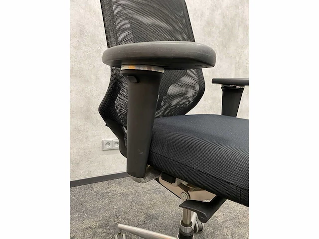 Vitra meda - ergonomische bureaustoel - afbeelding 14 van  17