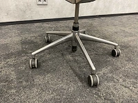 Vitra meda - ergonomische bureaustoel - afbeelding 12 van  17