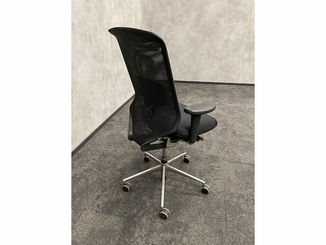 Vitra meda - ergonomische bureaustoel - afbeelding 8 van  17