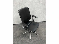 Vitra meda - lederen design bureaustoel - afbeelding 5 van  9
