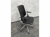 Vitra meda - lederen design bureaustoel - afbeelding 6 van  9