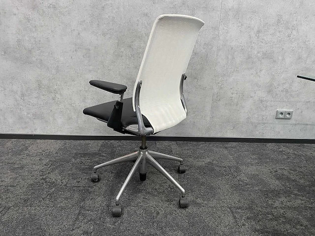 Vitra meda/ tecno nomos - design werplek - afbeelding 9 van  31