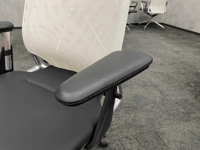 Vitra meda/ tecno nomos - design werplek - afbeelding 10 van  31