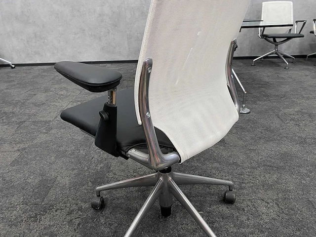 Vitra meda/ tecno nomos - design werplek - afbeelding 14 van  31