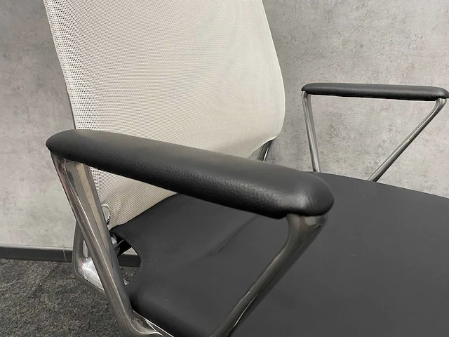 Vitra meda/ tecno nomos - design werplek - afbeelding 17 van  31