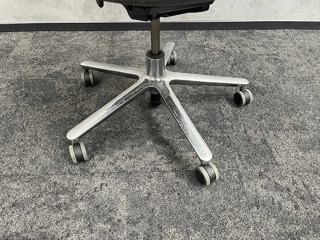 Vitra pacific - bureaustoel - grijs, chroom - afbeelding 5 van  13