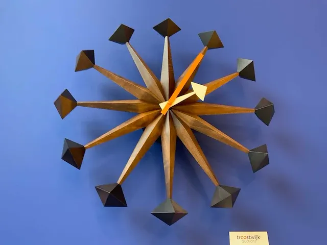 Vitra polygon klok - afbeelding 1 van  1