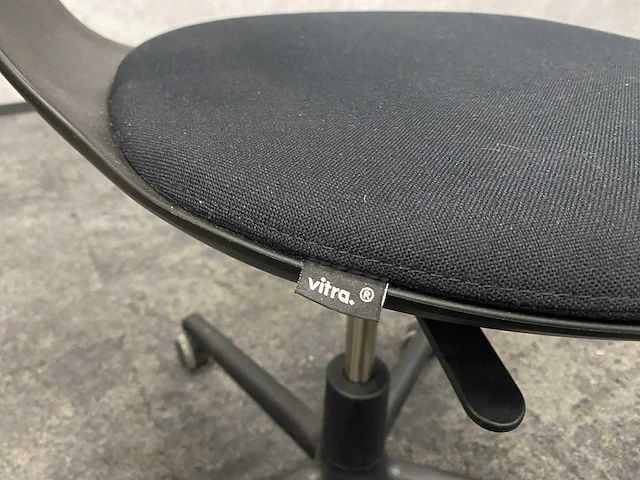 Vitra rookie - bureaustoel zwart - afbeelding 10 van  11