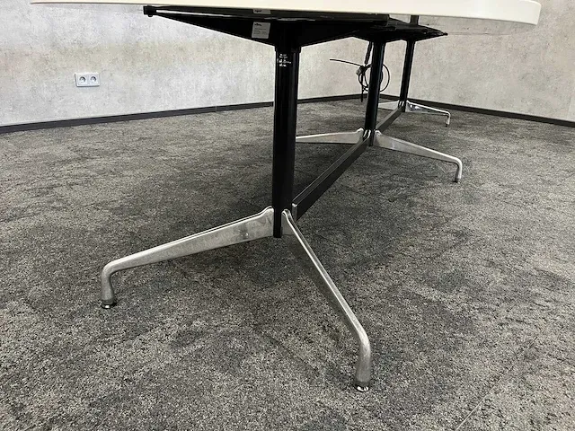 Vitra segmented - bootvorm design vergadertafel 340x120 - afbeelding 15 van  16