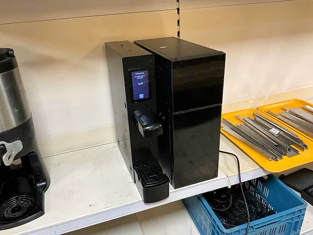 Vitrifrigo fg12i melkkoelkast en melkdispenser - afbeelding 1 van  10