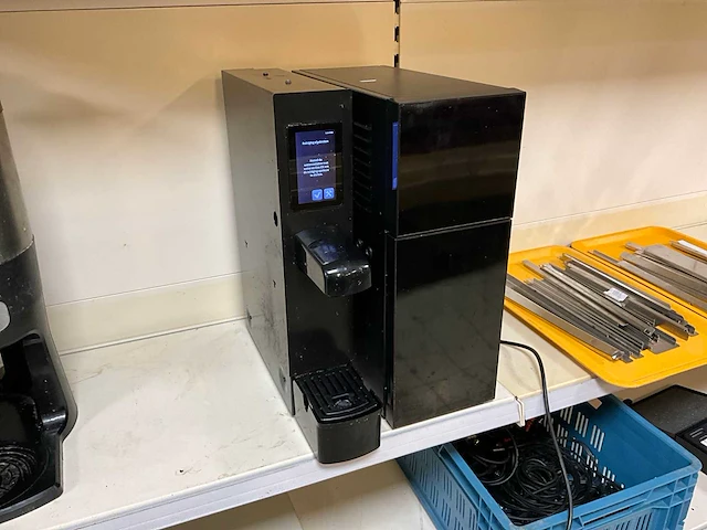 Vitrifrigo fg12i melkkoelkast en melkdispenser - afbeelding 8 van  10