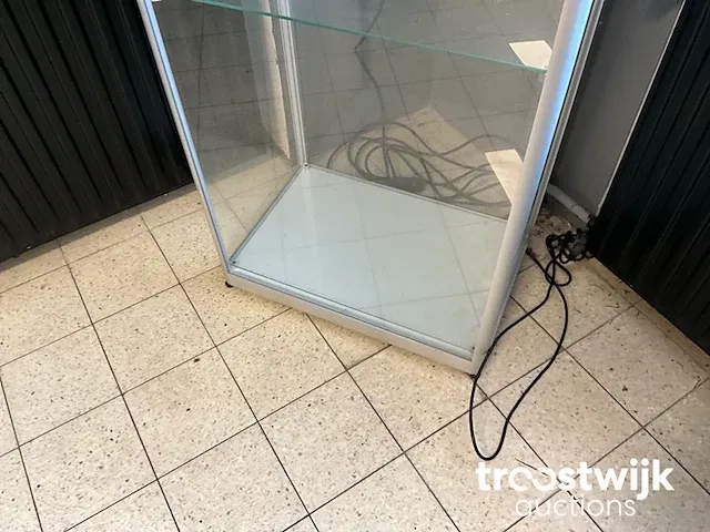 Vitrine kast - afbeelding 2 van  4