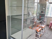 Vitrinekast - 110x60x204cm - afbeelding 3 van  4