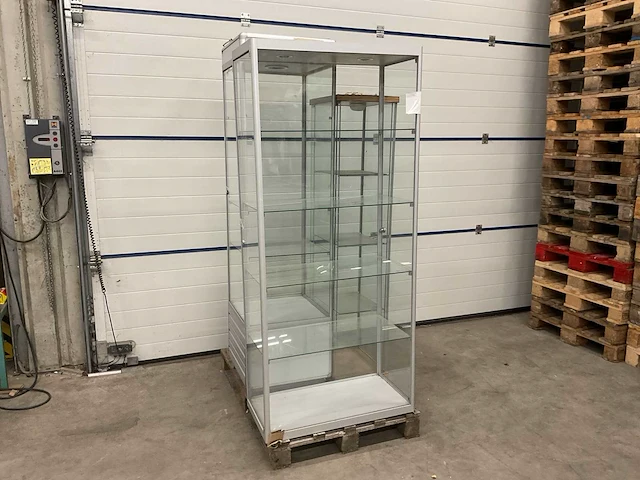 Vitrinekast (3x) - afbeelding 1 van  7