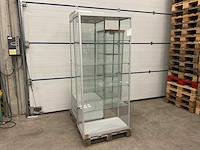 Vitrinekast (3x) - afbeelding 1 van  7