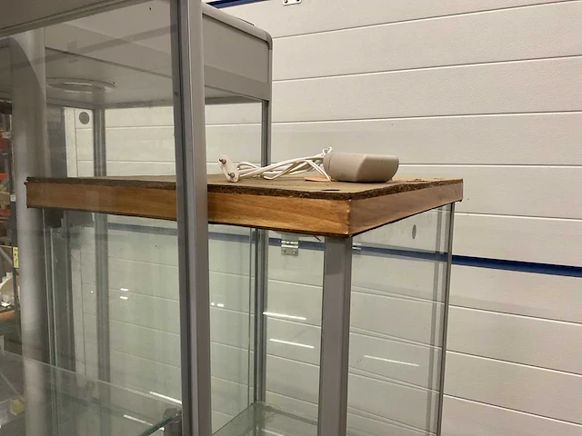 Vitrinekast (3x) - afbeelding 6 van  7