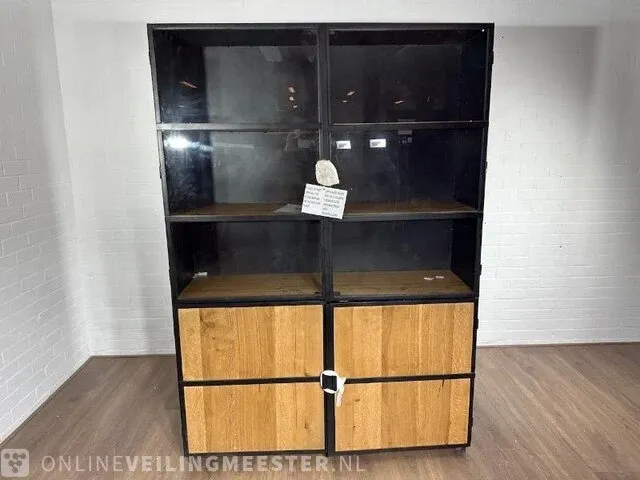 Vitrinekast – eiken – zwart stalen afwerking - afbeelding 6 van  7