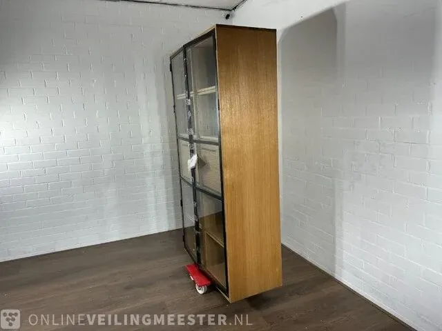 Vitrinekast – gefineerd eiken – zwart metalen afwerking – met verlichting - afbeelding 6 van  6