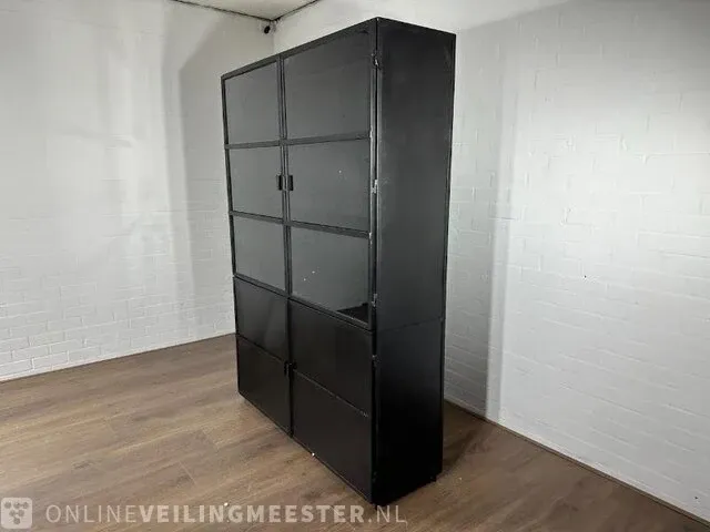 Vitrinekast – zwart metaal – glazen deuren - afbeelding 2 van  7