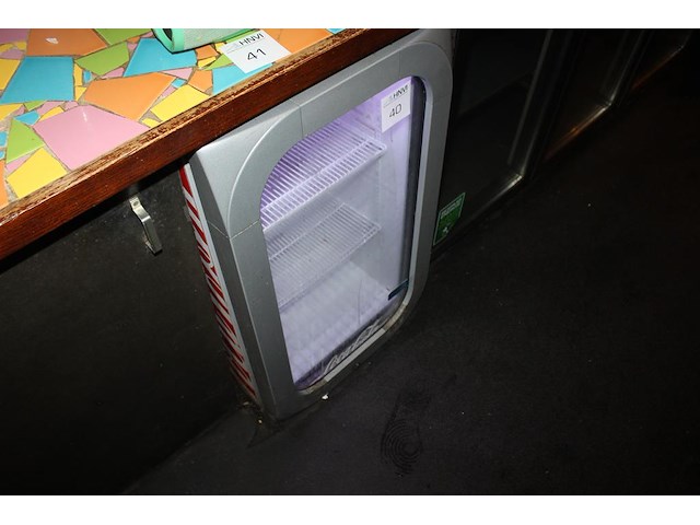 Vitrinekoelkast coca cola. afmeting50 x 70 x 90 cm. - afbeelding 1 van  2