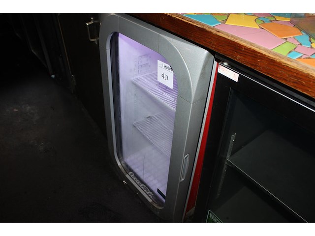 Vitrinekoelkast coca cola. afmeting50 x 70 x 90 cm. - afbeelding 2 van  2