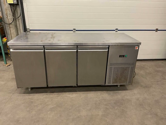 Vitrus 3 deurs koelwerkank - afbeelding 1 van  4