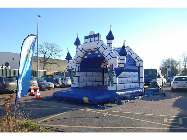 Viva inflatables multiplay springkussen kasteel - afbeelding 1 van  4