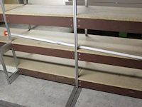 Vlaggenmasten op schap, circa 35 stuks met lengte 200 cm. - afbeelding 2 van  3