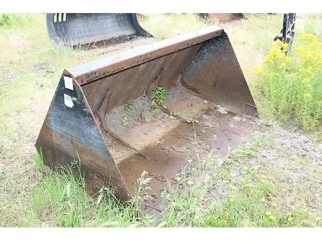 Vlakmaakbak giant type vlmb-1850. bouwjaar 2016 - afbeelding 1 van  4