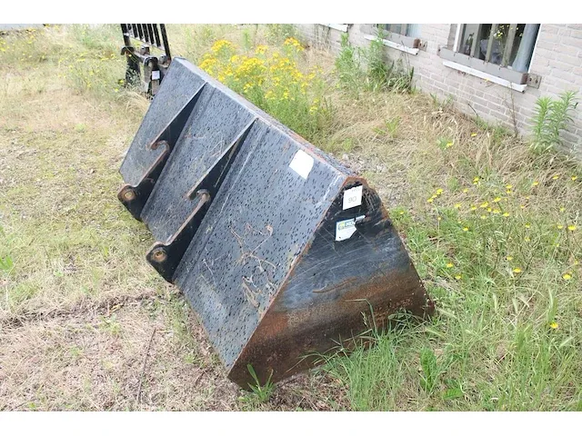 Vlakmaakbak giant type vlmb-1850. bouwjaar 2016 - afbeelding 2 van  4