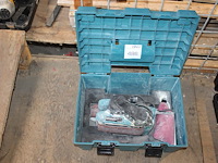 Vlakschuurmachine makita in kunststof koffer. - afbeelding 1 van  3